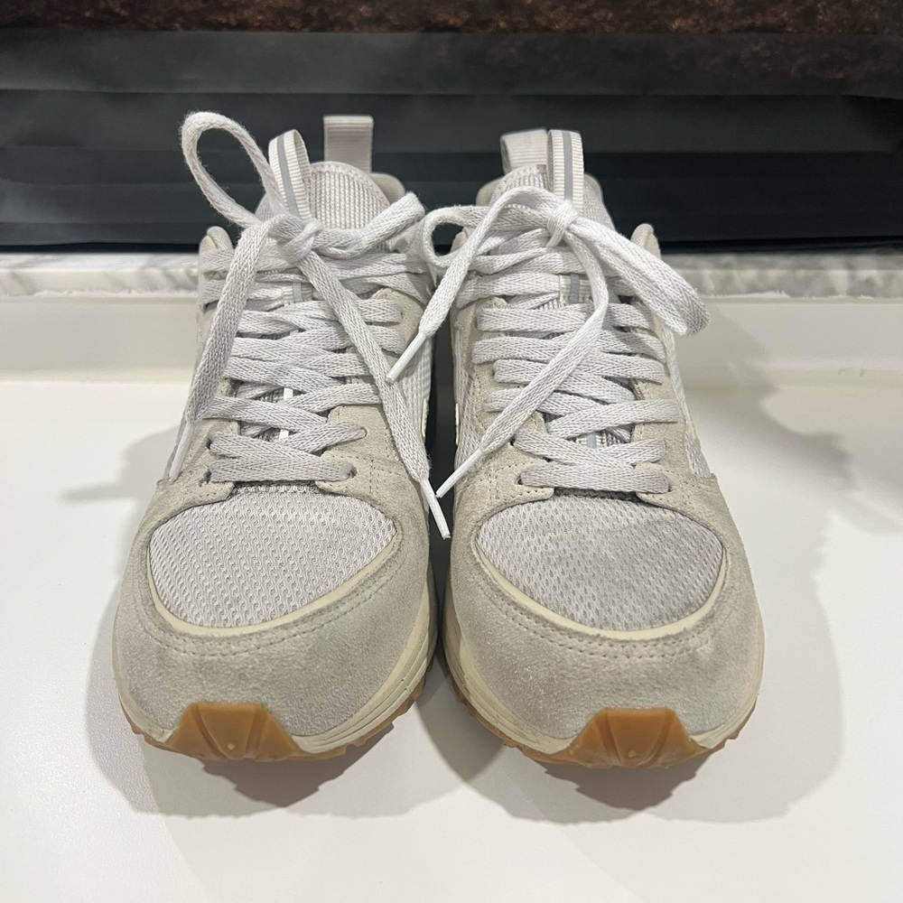 Veja Venturi Alveomesh Cream Sneakers